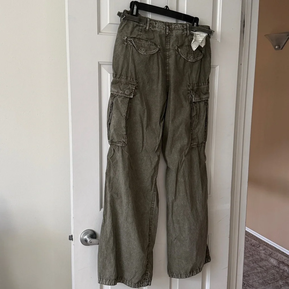 R13 Wide Leg Cargo Pants in GD Olive 28- Small Hole - Picture 7 of 16